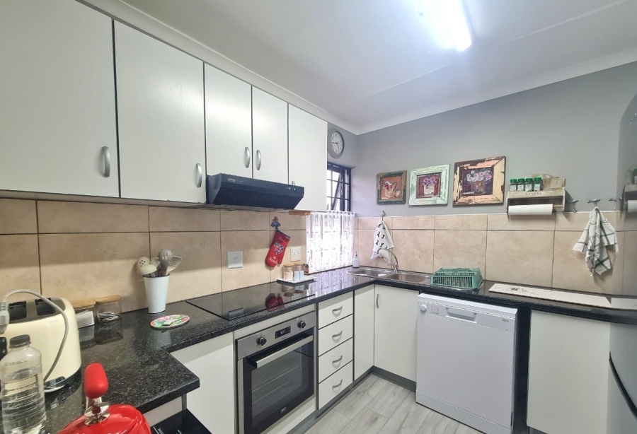 3 Bedroom Property for Sale in Paradise Beach Eastern Cape